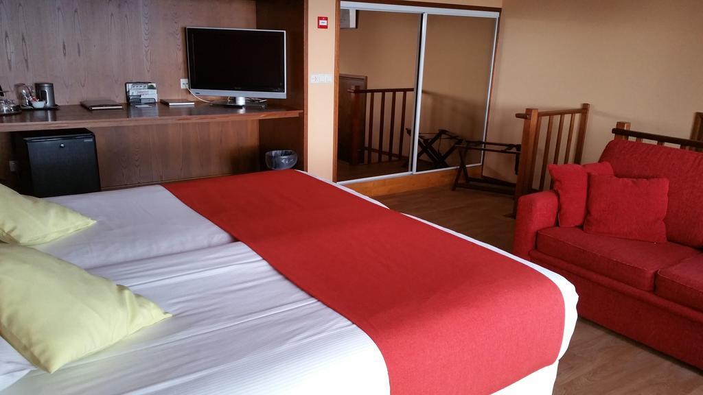 Hotel Restaurant De Hoogt Maasdam Dış mekan fotoğraf