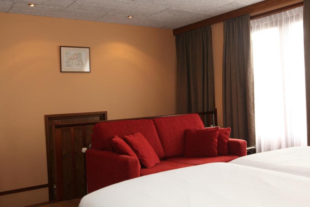 Hotel Restaurant De Hoogt Maasdam Oda fotoğraf